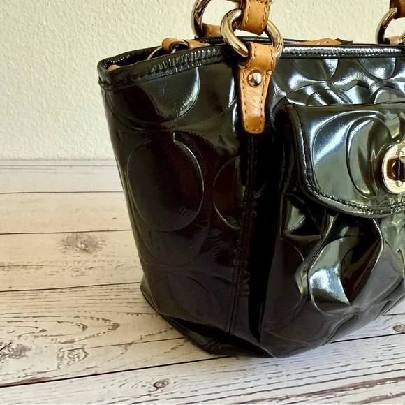 Coach Vintage Black Patent Leather Habdbag - Picture 4 of 16